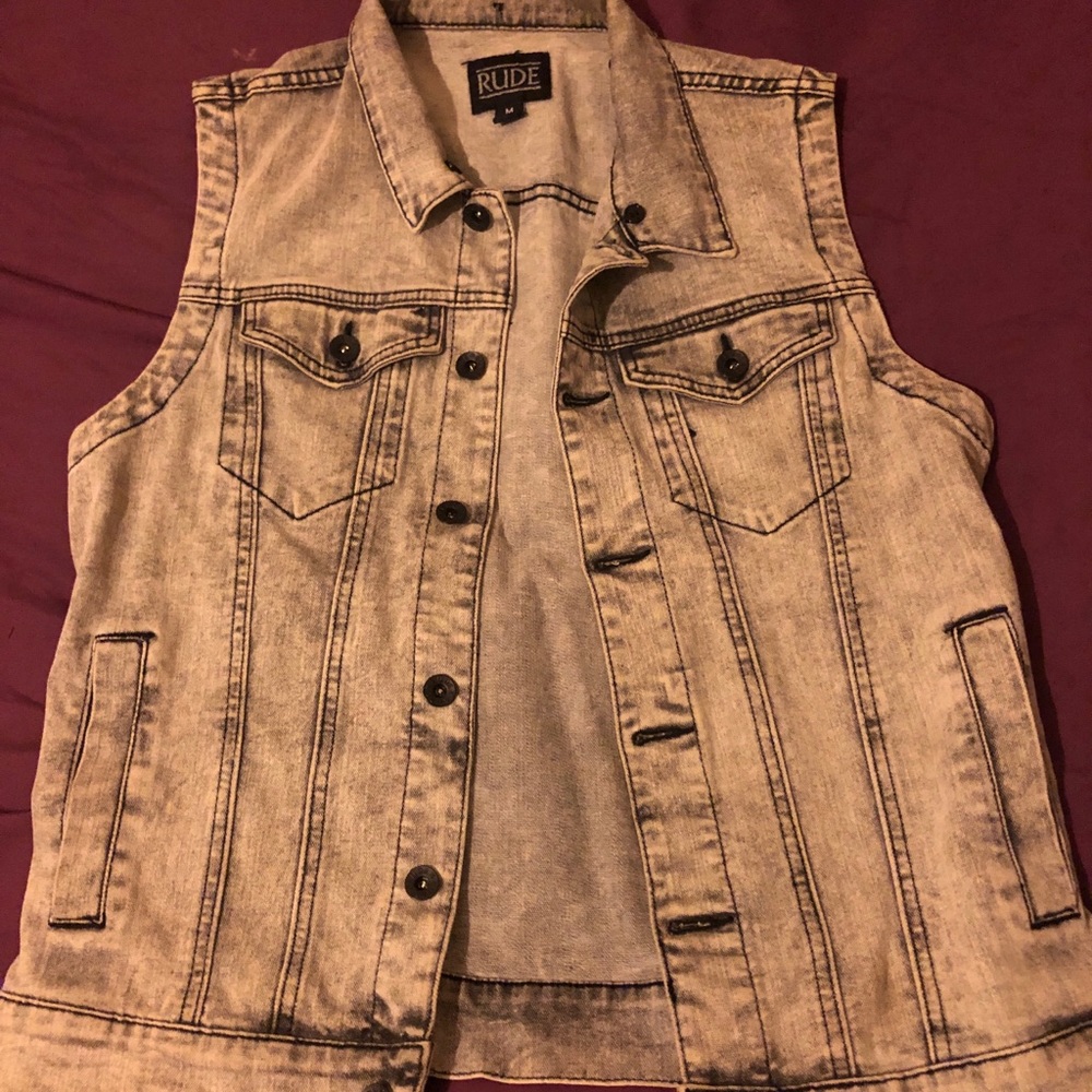 Acid washed denim vest